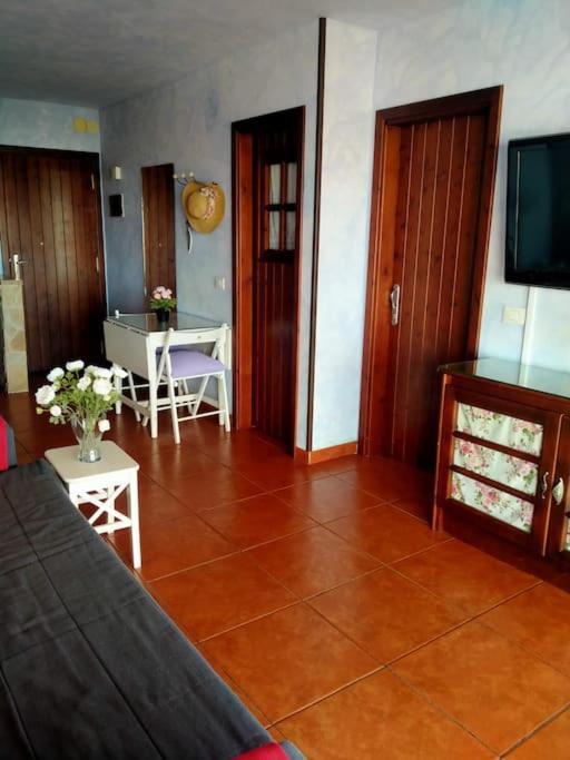 Apartamento Con Vistas Al Mar Арона Экстерьер фото